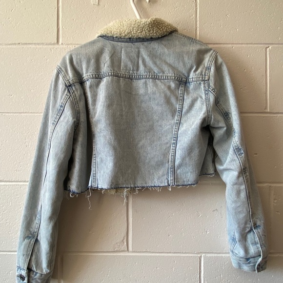 Cropped fluffy jean jacket - Picture 3 of 3